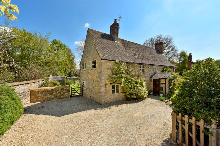 4 Bedroom Detached House To Rent In Ardley Road, Middleton Stoney, Bicester, Oxfordshire, OX25