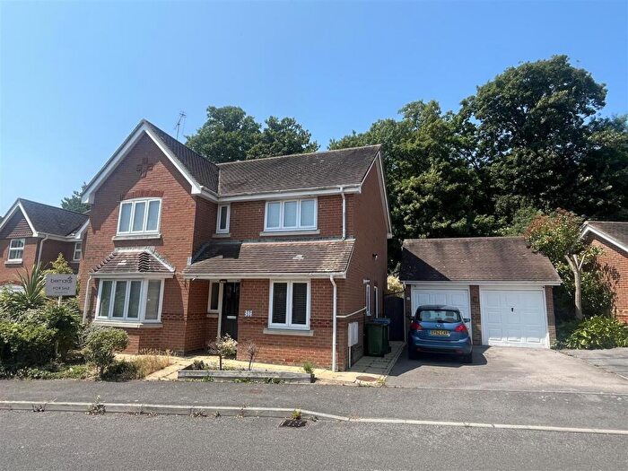 4 Bedroom Detached House For Sale In Shearwater Avenue, Fareham, Hampshire, PO16
