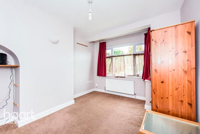 4 Bedroom Semi-Detached House To Rent In Shinfield Rise, Reading, RG2