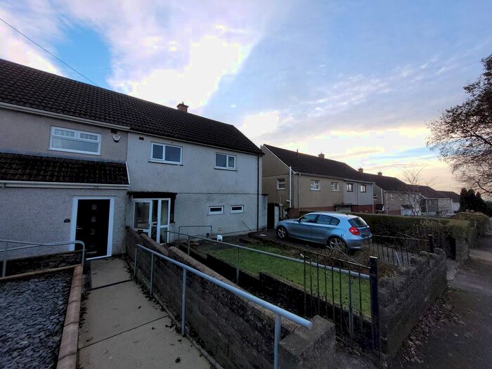 3 Bedroom Semi-Detached House To Rent In Heol Gwyrosydd, Penlan, Swansea, Swansea, SA5