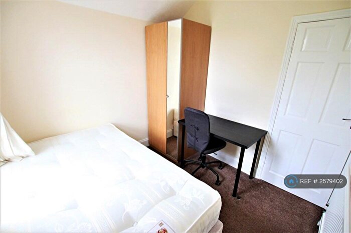 3 Bedroom Terraced House To Rent In St. Edwards Road, Reading, RG6