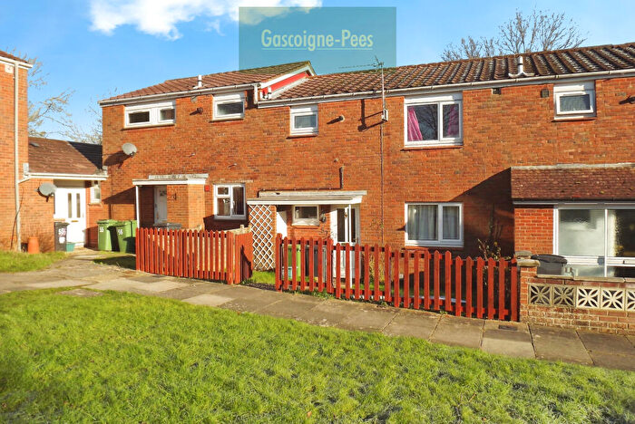 3 Bedroom House To Rent In Wagner Close -, RG22