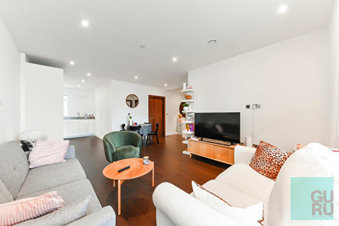 2 Bedroom Apartment To Rent In Lexington Gardens, London, SW11