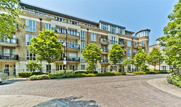 2 Bedroom Flat For Sale In Melliss Avenue, Kew, Surrey, TW9