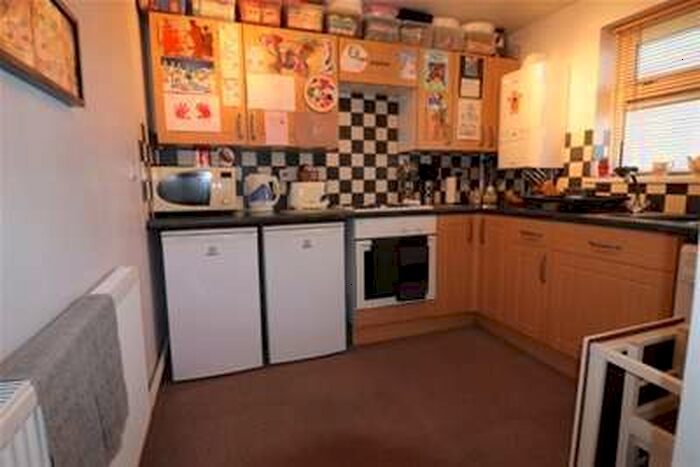 1 Bedroom Flat To Rent In Sompting Road, Lancing, BN15