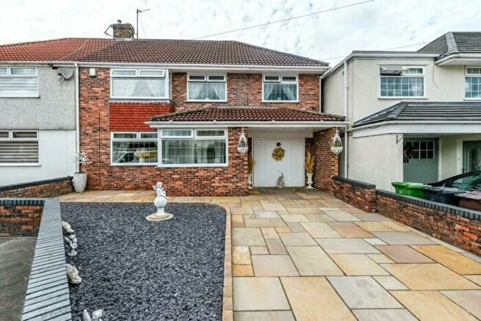 4 Bedroom Semi-Detached House To Rent In Bleasdale Avenue, Aintree, L10