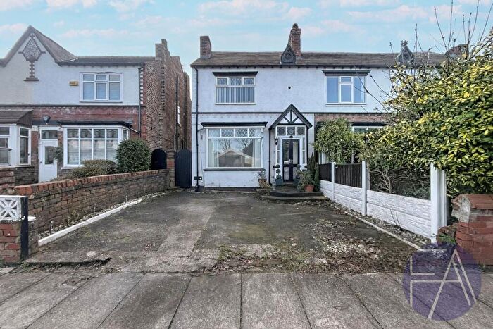 4 Bedroom Semi Detached House For Sale In Longford Road, Southport, PR8