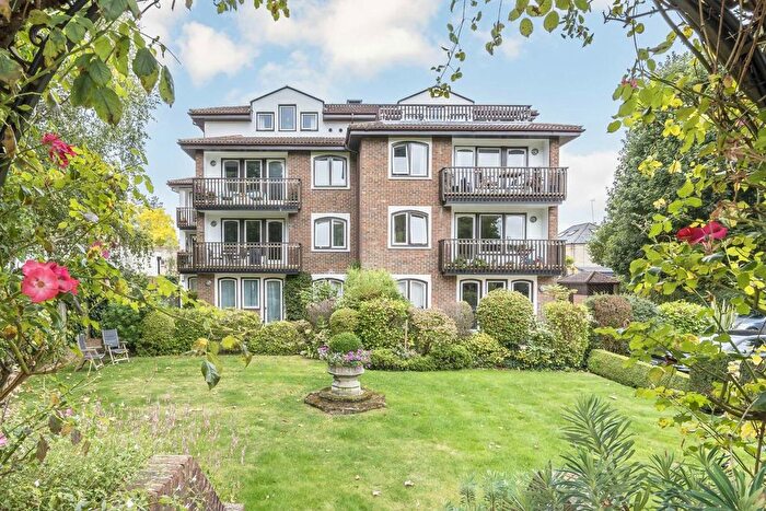 2 Bedroom Flat To Rent In Willoughby Road, Twickenham, TW1