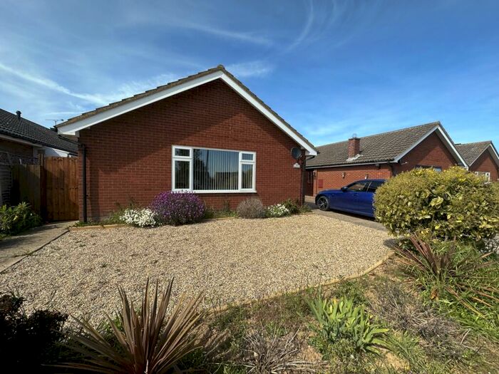 3 Bedroom Semi-Detached Bungalow To Rent In Upperfield Drive, Felixstowe, Suffolk, IP11