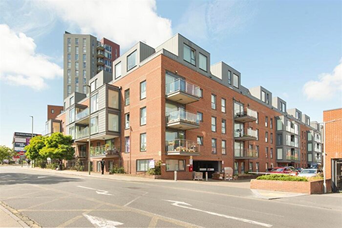 2 Bedroom Apartment For Sale In Zenith Close, London, NW9