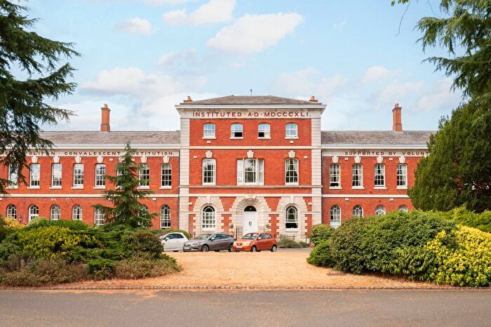 2 Bedroom Flat For Sale In Ellesmere Place, Walton-On-Thames, KT12