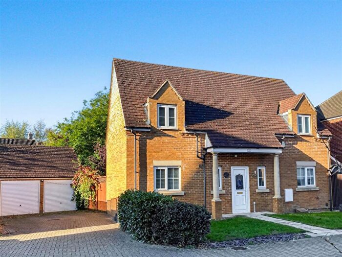4 Bedroom Detached House For Sale In Butterfield Court, Milton Ernest, Bedford, MK44
