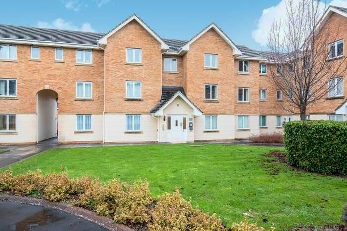 2 Bedroom Flat To Rent In Lloyd Close, Cheltenham, Gloucestershire GL51
