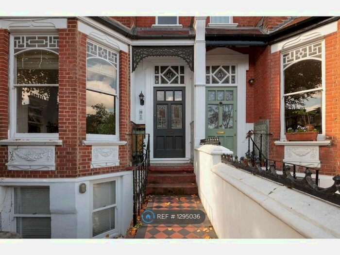 2 Bedroom Flat To Rent In Parkholme Road, London E8