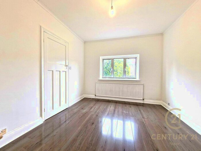 4 Bedroom Semi-Detached House To Rent In Kingston Road, Epsom, KT19