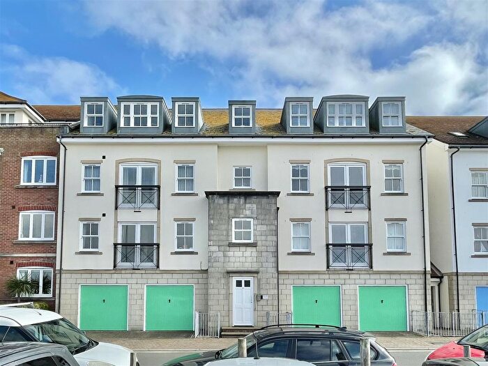 2 Bedroom Flat For Sale In Quayside, Weymouth Town, DT4