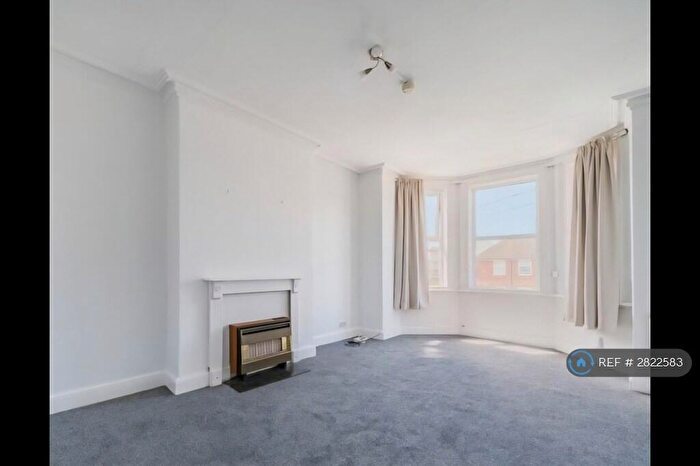 1 Bedroom Flat To Rent In Queens Road, Wirral, CH47