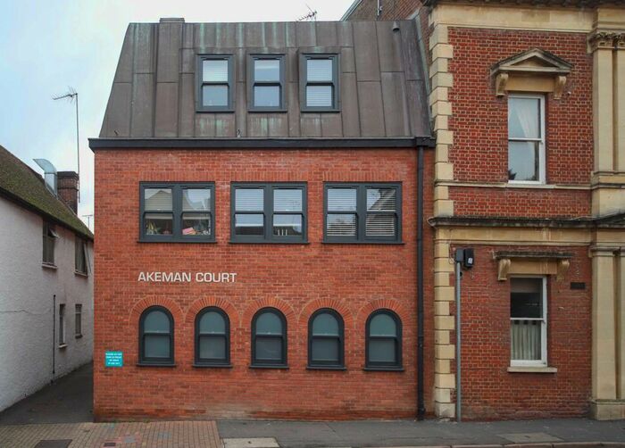 1 Bedroom Flat To Rent In Akeman Street, Tring HP23