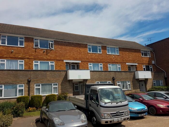 1 Bedroom Flat To Rent In Manor Court, Mutton Lane, Potters Bar, EN6