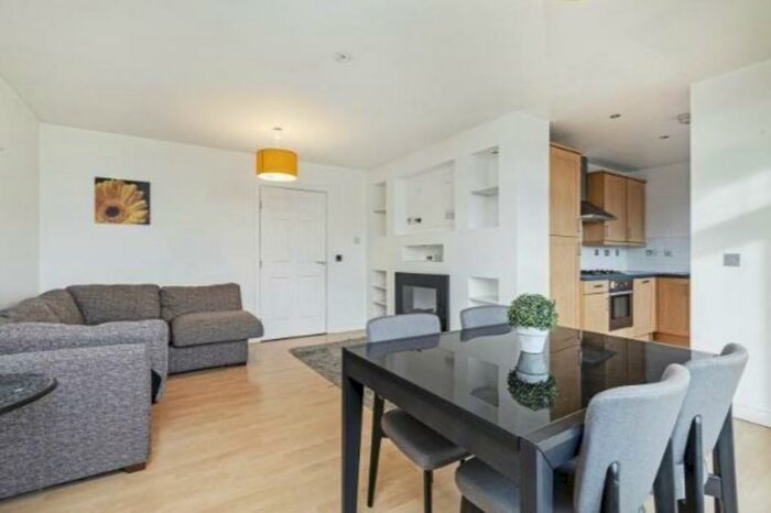 2 Bedroom Apartment To Rent In Gloucester Place, Marylebone, London, NW1