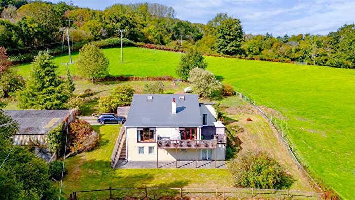 6 Bedroom Detached House For Sale In Colston Road, Buckfastleigh, TQ11