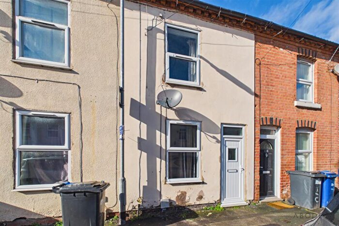 3 Bedroom Terraced House For Sale In Broadway Street, Burton-on-Trent, DE14