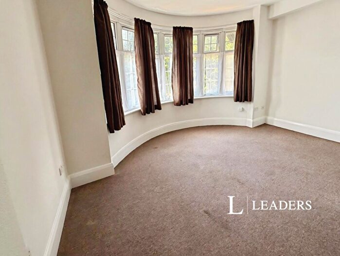 Studio To Rent In Midanbury Lane, Southampton, Hampshire, SO18
