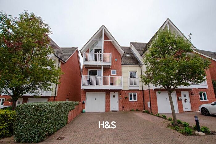 5 Bedroom Town House For Sale In Woodshires Road, Solihull, B92