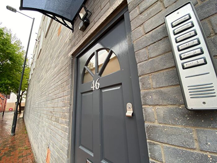 1 Bedroom Flat To Rent In Bridge Street, Swindon, SN1