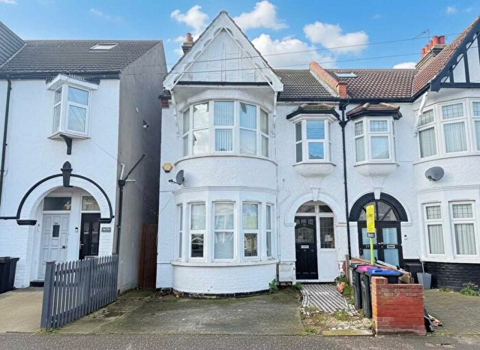3 Bedroom End Of Terrace House For Sale In Leigh On Sea * West Facing Rear Garden *, SS9