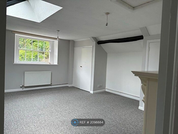 2 Bedroom Flat To Rent In St. Sales House, Shepton Mallet, BA4