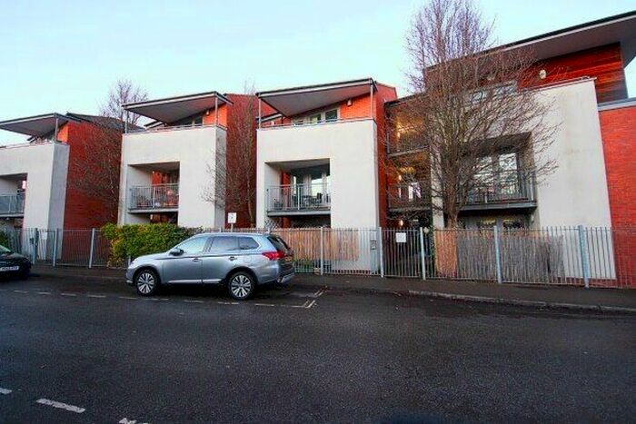 2 Bedroom Flat To Rent In Moss Street, York, YO23