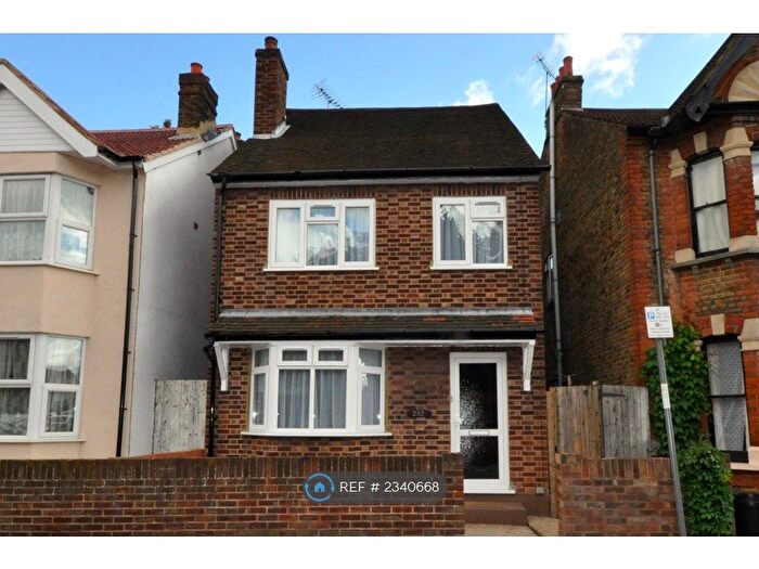 4 Bedroom Detached House To Rent In Cowley Road, Uxbridge, UB8