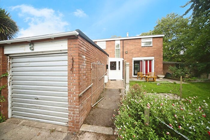 3 Bedroom Semi-detached House For Sale In Hylton Close, Taunton, Somerset, TA2