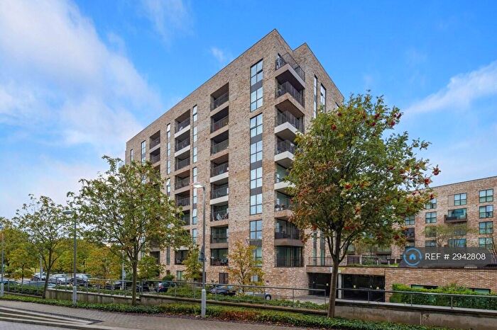 2 Bedroom Flat To Rent In Abbotsford Court, London, NW10