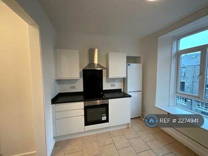 3 Bedroom Flat To Rent In Victoria Road, Aberdeen, AB11
