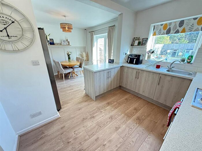 3 Bedroom End Of Terrace House For Sale In Somerset Road, Pensby, Wirral, CH61