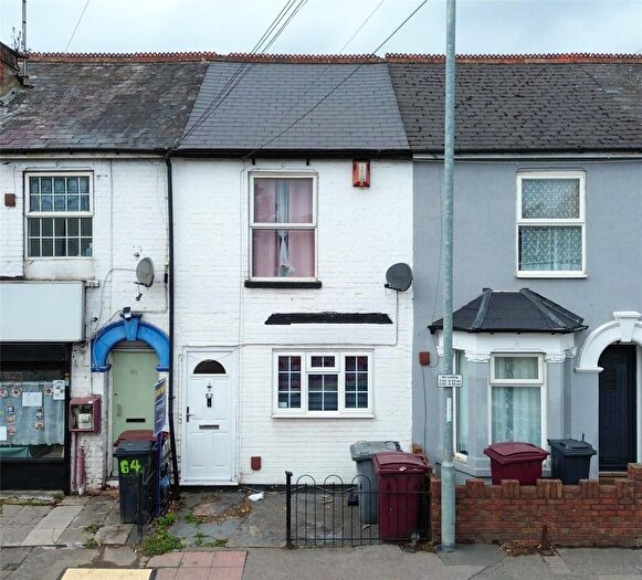 2 Bedroom Terraced House For Sale In George Street, Caversham, Reading, Berkshire, RG4