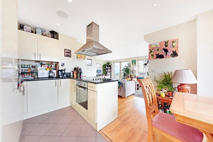 2 Bedroom Flat To Rent In Metro Central Heights, Newington Causeway, SE1