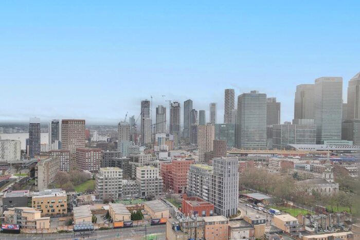 3 Bedroom Apartment To Rent In Balfron Tower, St Leonards Road, Poplar, E14