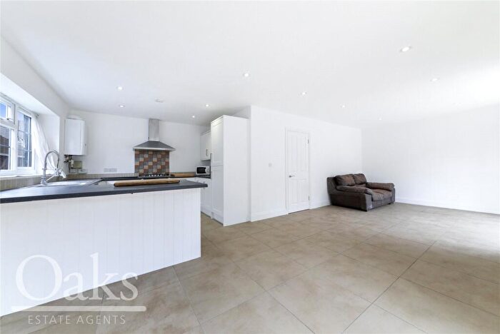 4 Bedroom Detached House To Rent In Grecian Crescent, Upper Norwood, SE19