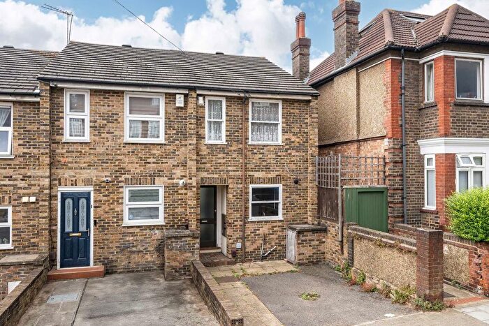 2 Bedroom Property For Sale In Beeches Road, Tooting, SW17