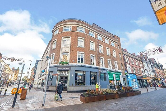 1 Bedroom Flat To Rent In Station Street, Burton-on-Trent, Staffordshire, DE14