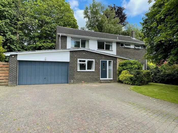 4 Bedroom Detached House To Rent In Parklands, RH8