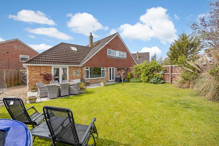 4 Bedroom Semi-Detached House For Sale In Drakes Avenue, Devizes, Wiltshire, SN10