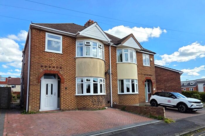 3 Bedroom Semi Detached House For Sale In Elmhurst Road, Fareham, PO16