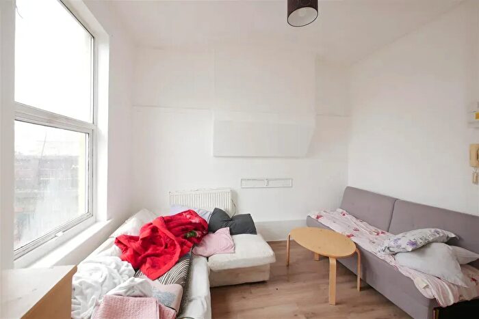 1 Bedroom Flat To Rent In Blackstock Road, London, N4