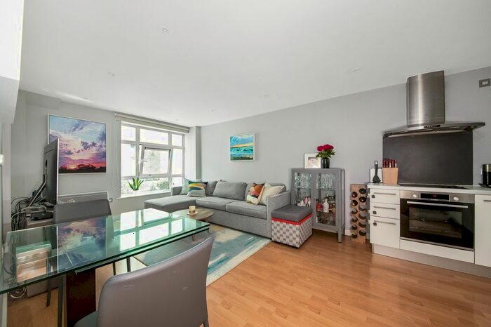 2 Bedroom Flat To Rent In Welland Street, London, SE10