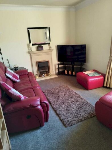 2 Bedroom Flat To Rent In Wyre Court, CA14