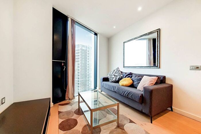 1 Bedroom Flat To Rent In Walworth Road, Elephant And Castle, London, SE1